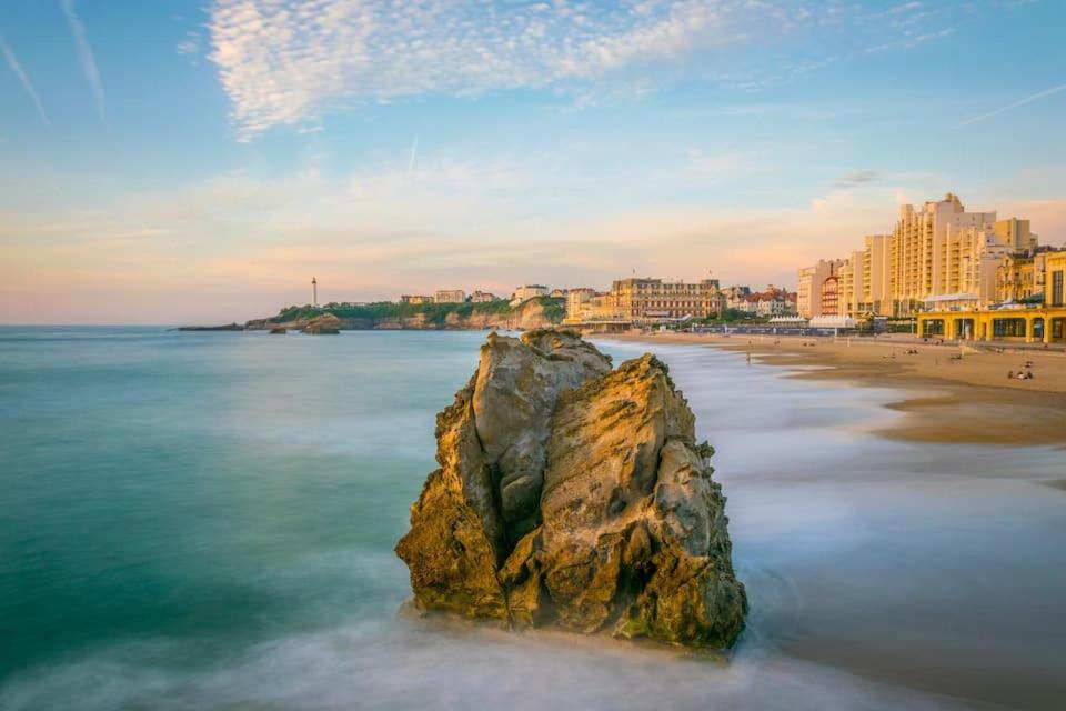 Studio Et Piscine Sur La Grande Plage Biarritz Exteriör bild